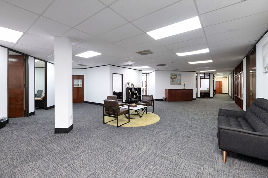 More Photos Of 1610 Corporate Ct, Irving Office For Lease