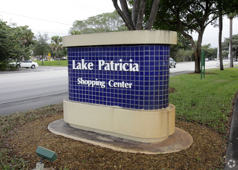 More Photos Of 13905-13975 NW 67th Ave, Miami Lakes General Retail For Lease