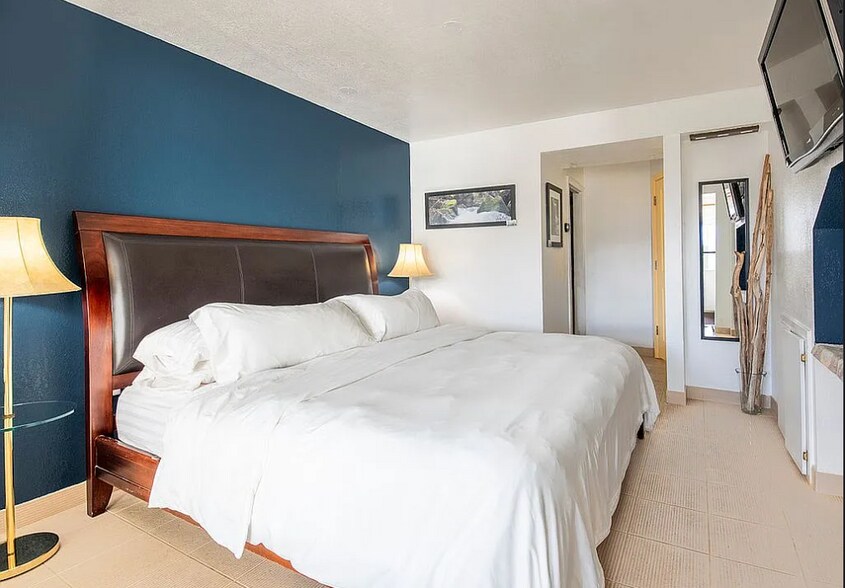 More Photos Of 236 Pinecrest Rd, Woodland Park Hospitality For Sale