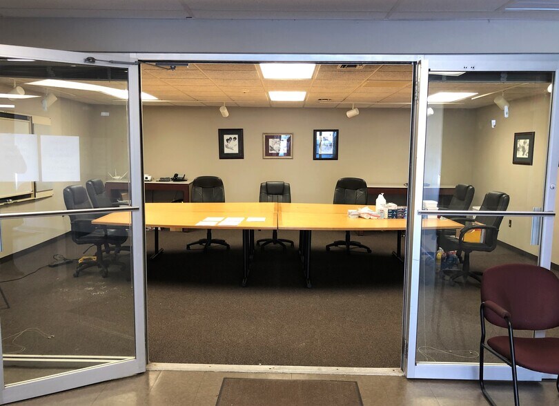 More Photos Of 400 Regis Ave, Pittsburgh Office For Lease