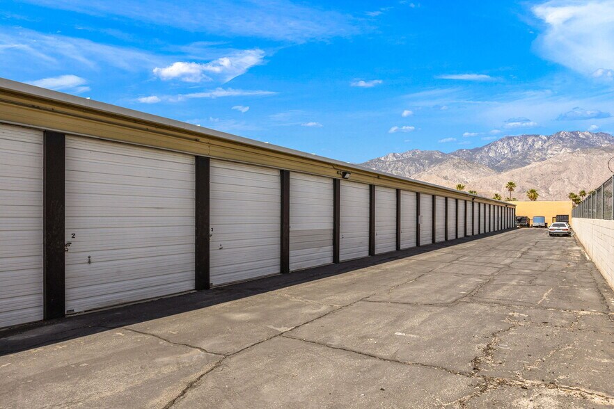More Photos Of 811-823 S Williams Rd, Palm Springs Self Storage For Sale