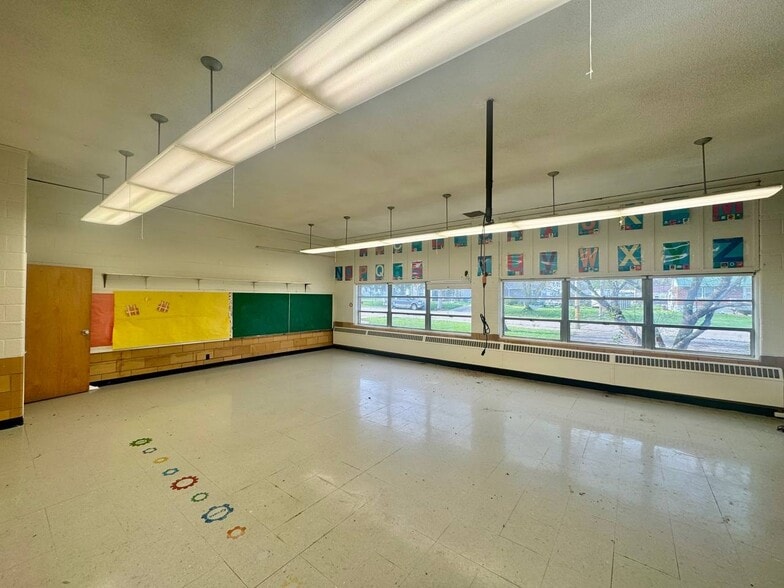 More Photos Of 111 W College Ave, Shelbina Schools For Sale