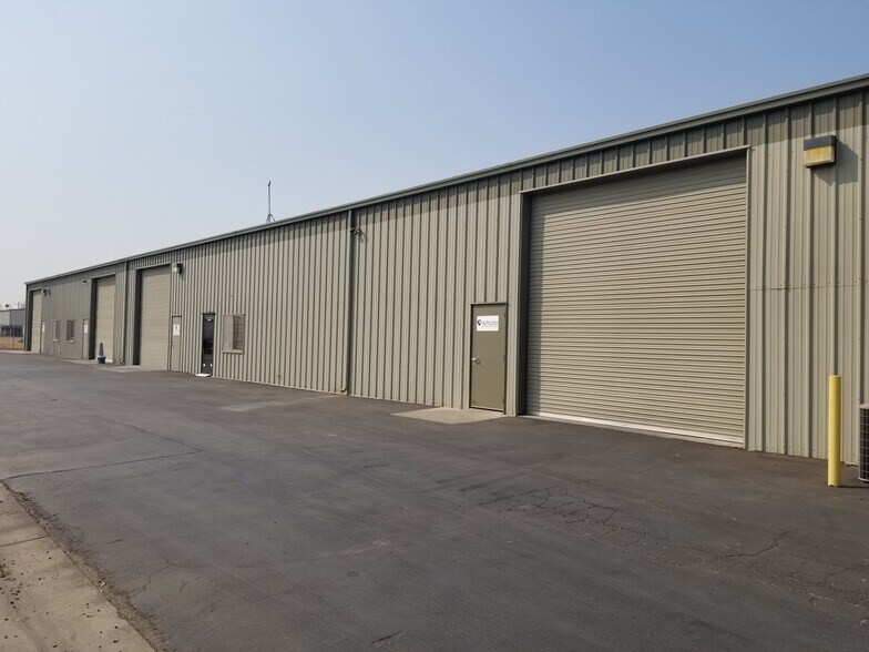 More Photos Of 2260 Cooper Ave, Merced Distribution For Lease