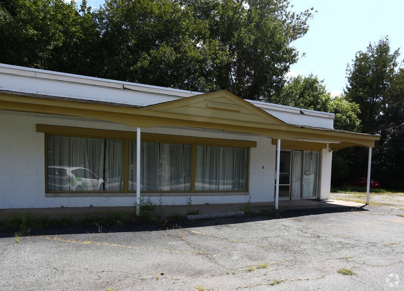 More Photos Of 1990 Ridge Rd, Pottstown Storefront Retail Residential For Lease