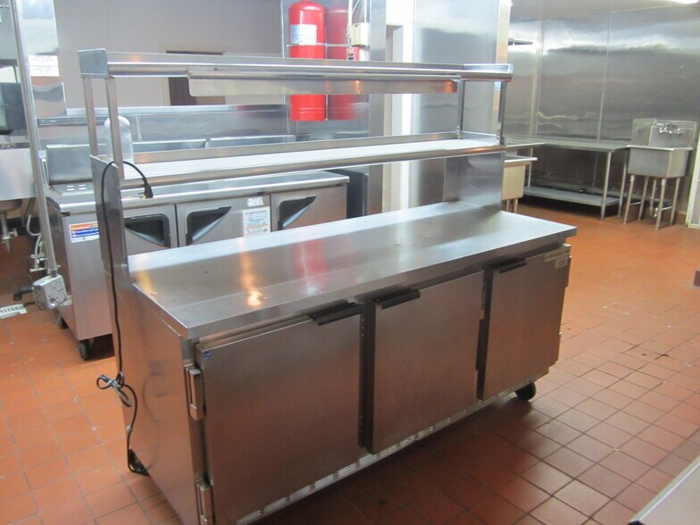 More Photos Of 1282 Newbury, Thousand Oaks Specialty For Lease