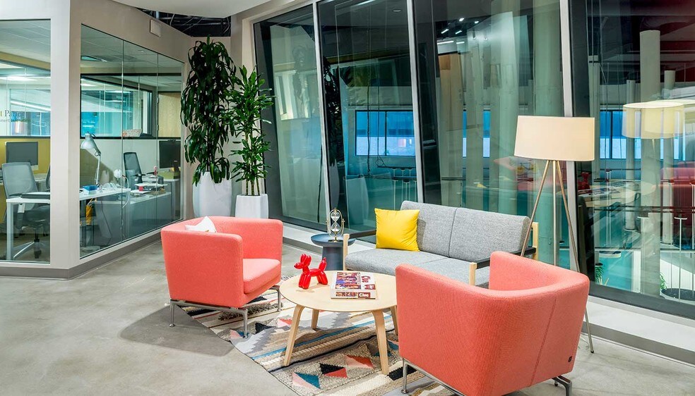 More Photos Of 1101 Wilson Blvd, Arlington Office For Lease