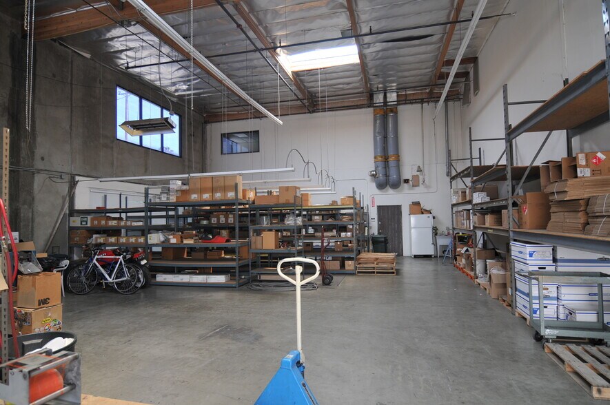 More Photos Of 9301 Jordan Ave, Chatsworth Warehouse For Lease