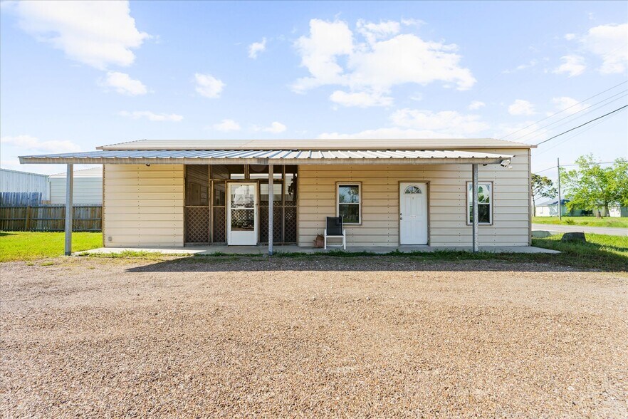 More Photos Of 115 Byers Dr, Port O Connor Trailer Camper Park For Sale