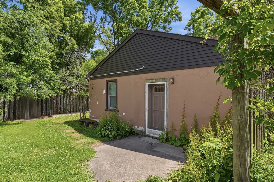 More Photos Of 3762 Saxonburg Blvd, Cheswick Auto Repair For Sale