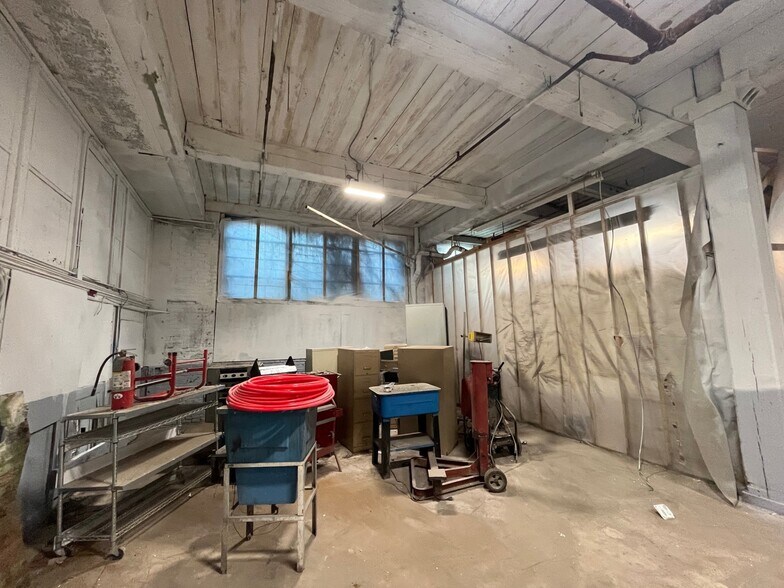 More Photos Of 3108 Fox St, Philadelphia Light Manufacturing For Lease