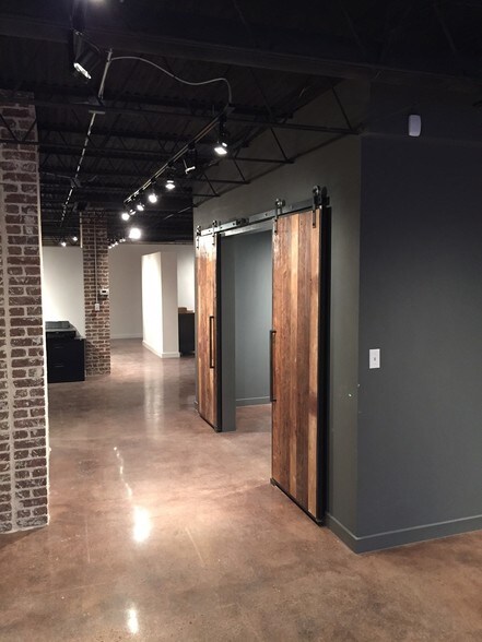 More Photos Of 3141-3149 S Broadway, Englewood Storefront Retail Office For Lease