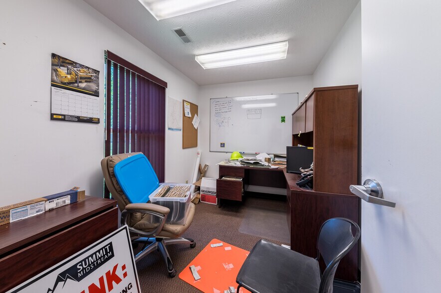 More Photos Of 123 Turkey Run Rd, Salem Distribution For Lease