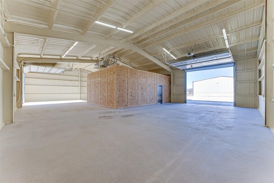 More Photos Of 3406 Interstate 30 W, Caddo Mills Flex For Lease