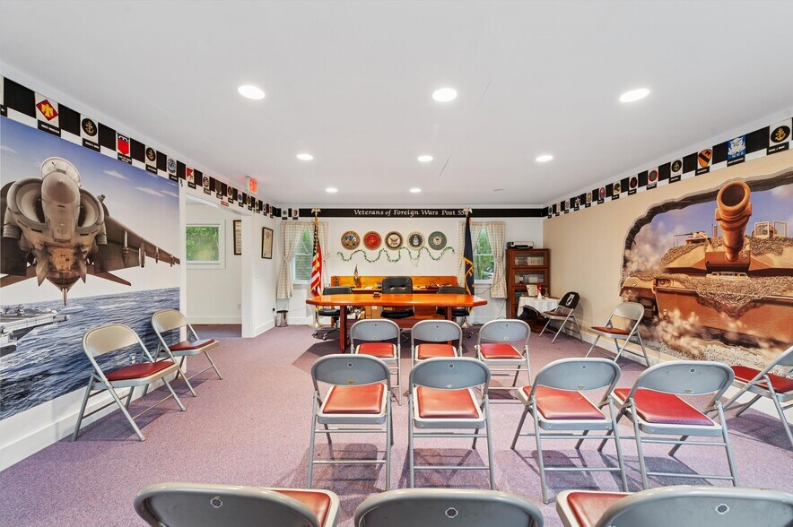 More Photos Of 290 Montauk Hwy, East Hampton Restaurant For Sale