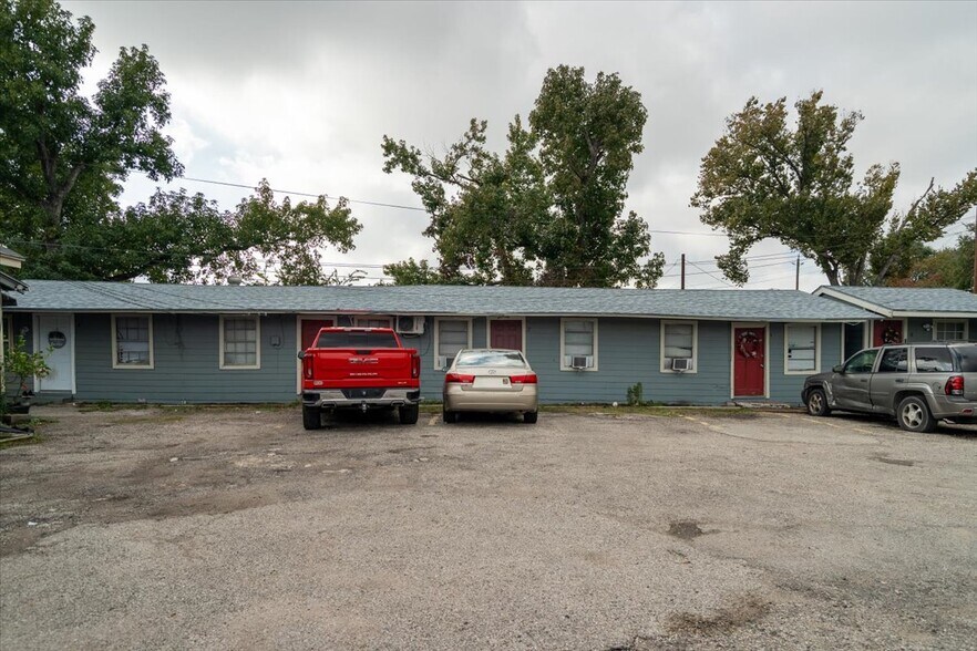 More Photos Of 13928 Bandera St, Houston Apartments For Sale