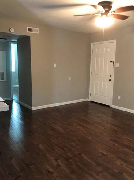 More Photos Of 806 Oran Cir, Bryan Apartments For Sale