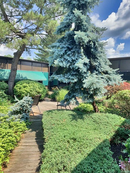 More Photos Of 135 N Plains Industrial Rd, Wallingford Light Manufacturing For Sale