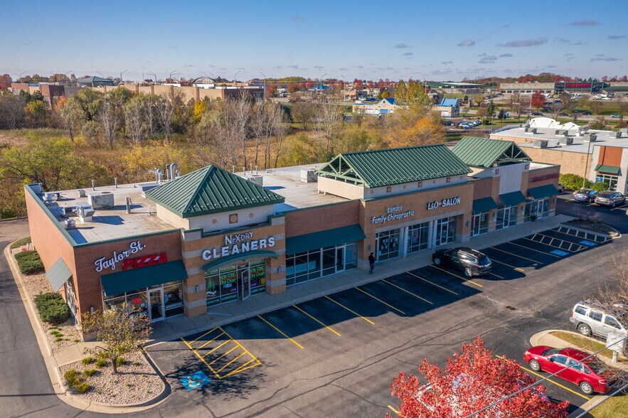 More Photos Of 7000-7012 Huntley Rd, Carpentersville Unknown For Lease