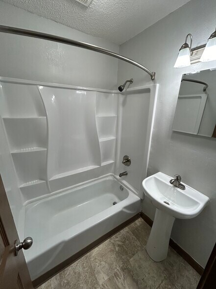 More Photos Of 2519 Clarkson Ave, Des Moines Apartments For Sale