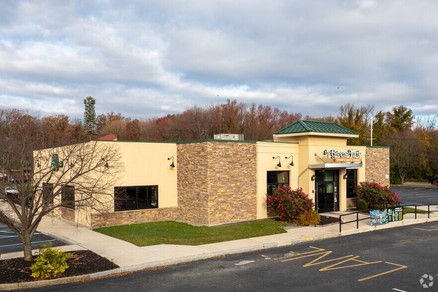 More Photos Of 425 Stanton Christiana Rd, Newark Restaurant For Lease