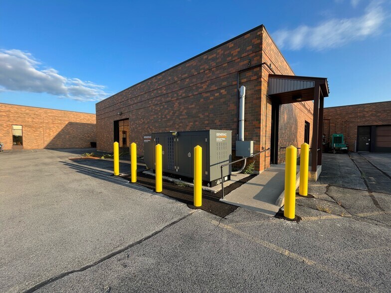 More Photos Of 6007 Fair Lakes Rd, East Syracuse Office For Sale