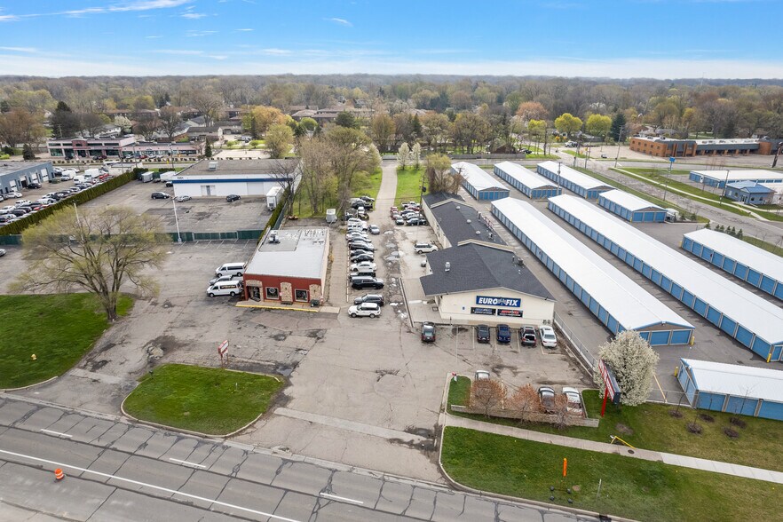 More Photos Of 1447 Gratiot Ave, Mount Clemens Auto Repair For Sale