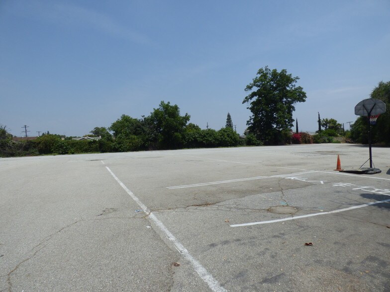 More Photos Of 8614 Valley Blvd, Rosemead Light Distribution For Sale