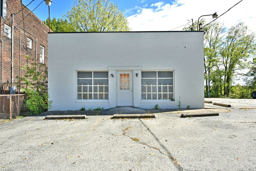 More Photos Of 1535 Logan Ave, Youngstown Flex For Sale