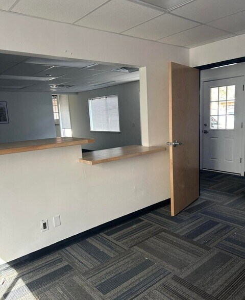 More Photos Of 2705 N 4th St, Flagstaff Office For Sale