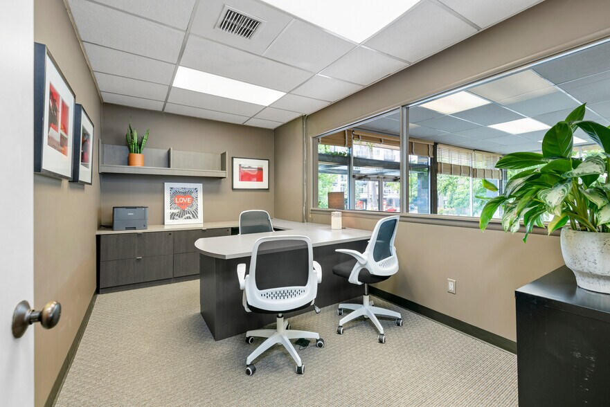 More Photos Of 1532 13th Ave, Seattle Office For Lease