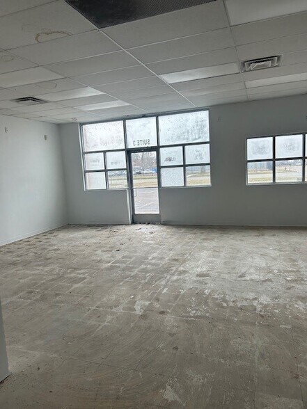 More Photos Of 2300 S Schaefer Hwy, Detroit Storefront For Sale