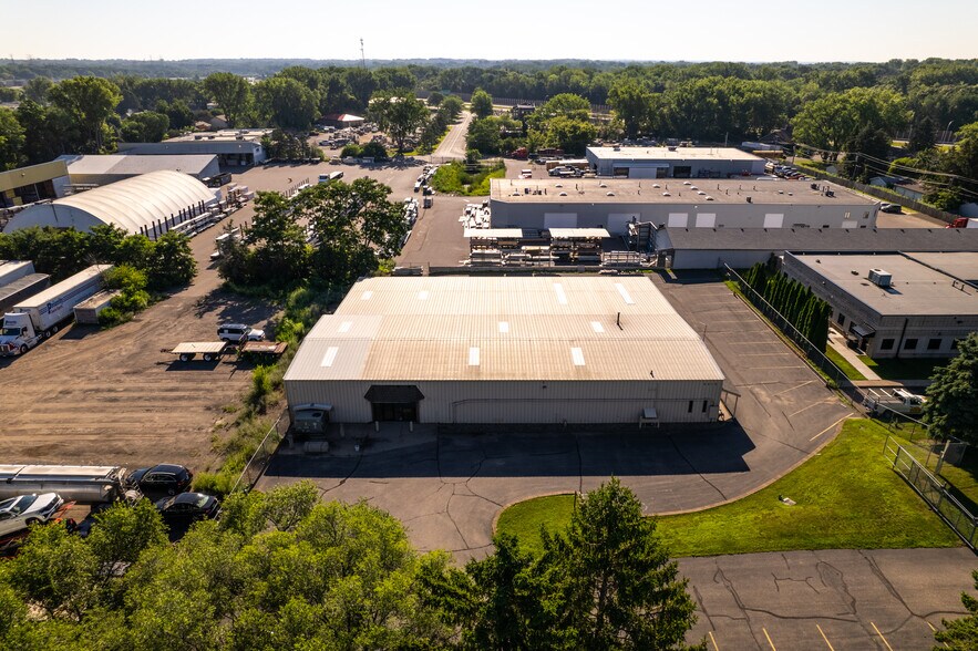More Photos Of 5215 Gershwin Ave, Oakdale Light Distribution For Sale