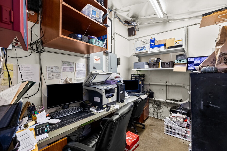 More Photos Of 9403 Las Tunas Dr, Temple City Freestanding For Sale