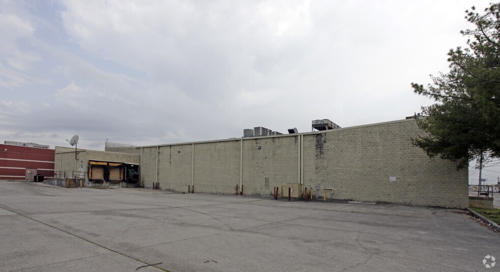 More Photos Of 5425 Clinton Hwy, Knoxville General Retail For Sale
