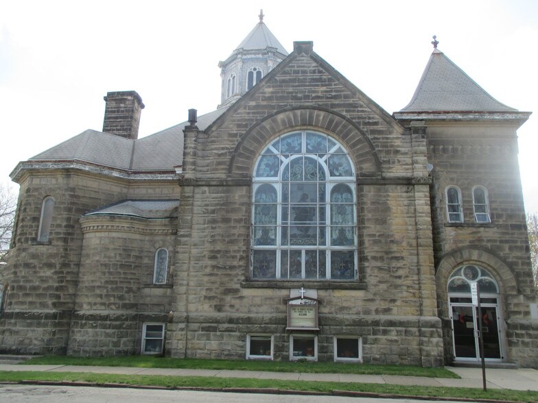 Primary Photo Of 711 Euclid Ave, Toledo Religious Facility For Sale