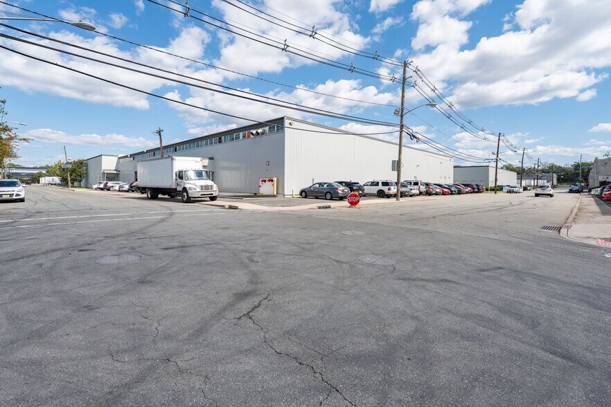 More Photos Of 75 Wood St, Paterson Manufacturing For Lease
