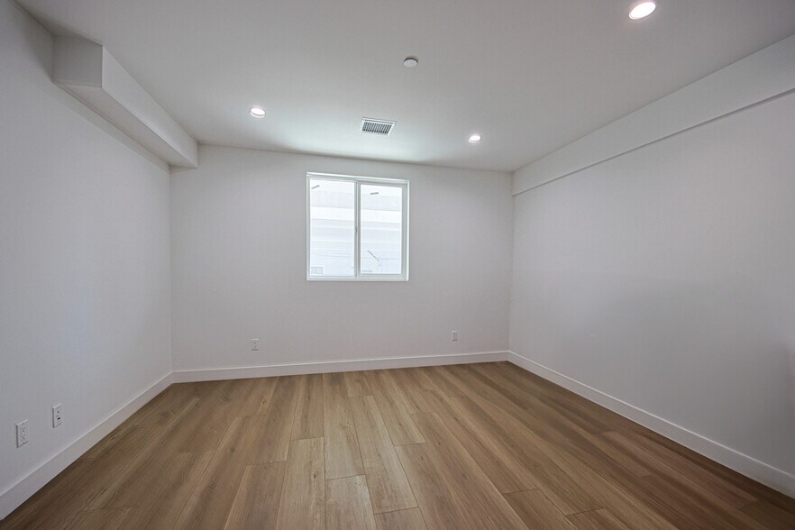 More Photos Of 1636 Longwood Ave, Los Angeles Apartments For Sale