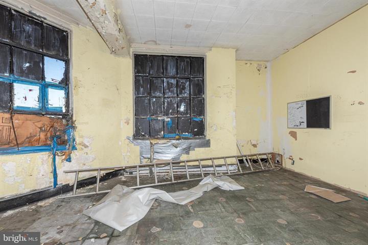More Photos Of 1873 N Gay St, Baltimore Storefront Retail Office For Lease