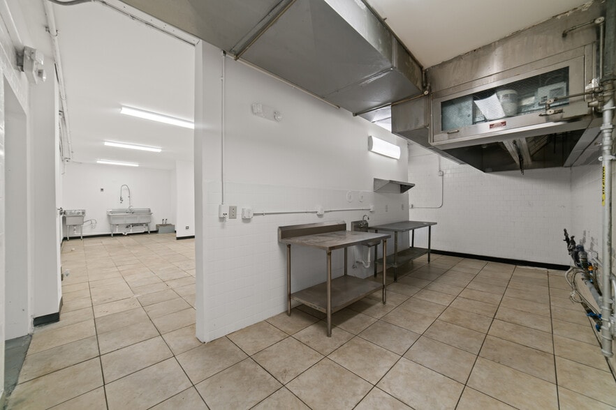 More Photos Of 913 SW 8th Ave, Hallandale Beach Warehouse For Lease