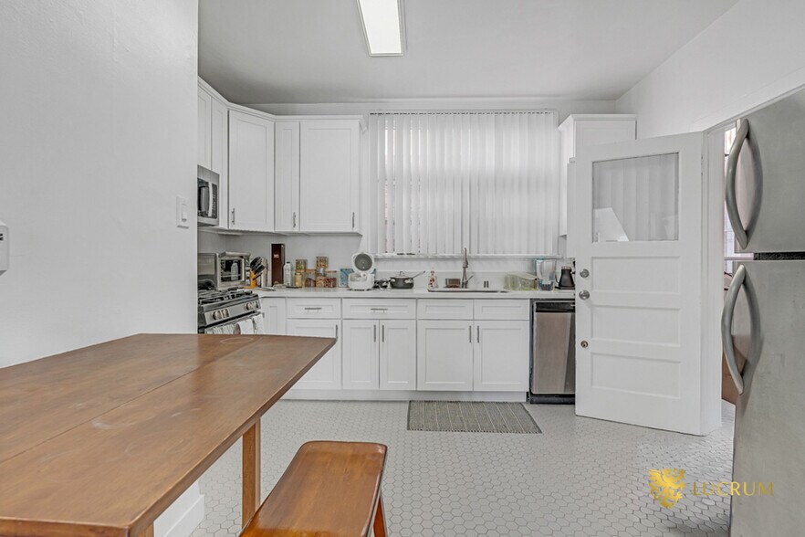 More Photos Of 534-542 S Coronado St, Los Angeles Apartments For Sale