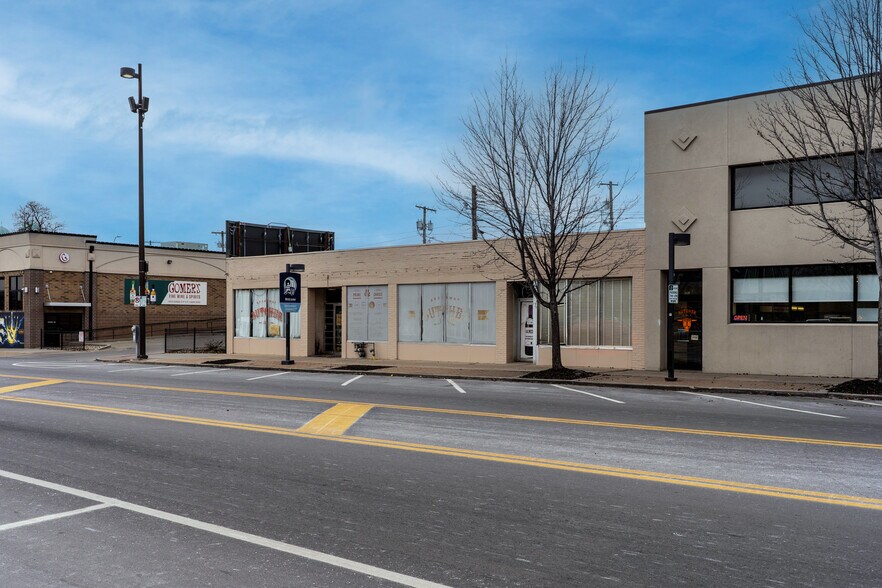 More Photos Of 3828 Broadway Blvd, Kansas City Office For Sale