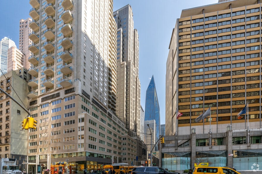 More Photos Of 1325 Avenue of the Americas, New York Coworking Space