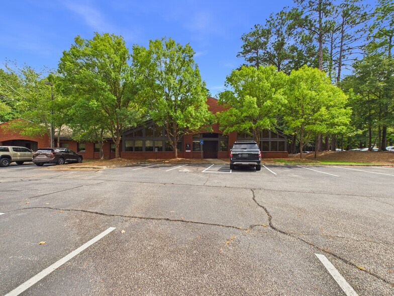 More Photos Of 700 Brookstone Centre Pky, Columbus Medical For Lease