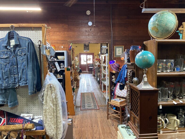 More Photos Of 108 Thigpen St, Carmine General Retail For Sale