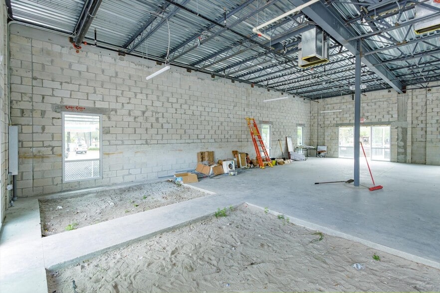 More Photos Of 286 Douglas Ave, Altamonte Springs General Retail For Lease