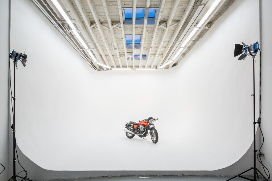 More Photos Of 272-280 Seigel St, Brooklyn General Retail For Lease