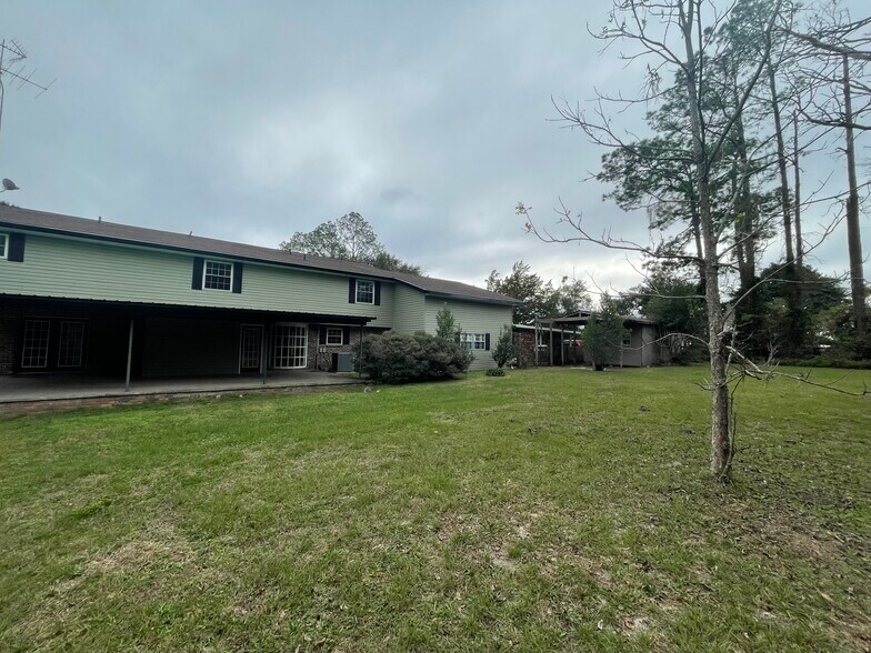 More Photos Of 135 SE Horace Witt Way, Lake City Specialty For Sale