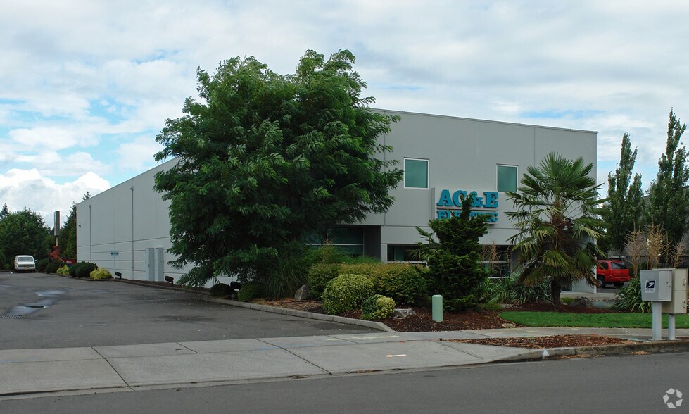 More Photos Of 3535 Del Webb Ave NE, Salem Warehouse For Lease