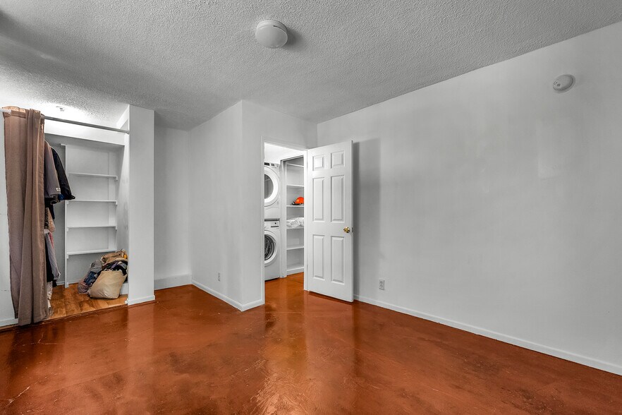 More Photos Of 614 6th Ave, Venice Apartments For Sale