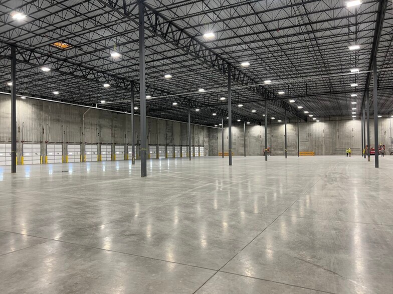 More Photos Of 124 Route 17K, Newburgh Distribution For Lease
